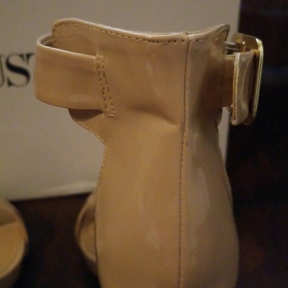 Heels - Picture 4 of 8